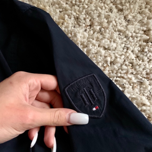 TOMMY HILFIGER NAVY BLUE WINDBREAKER - Picture 3 of 4